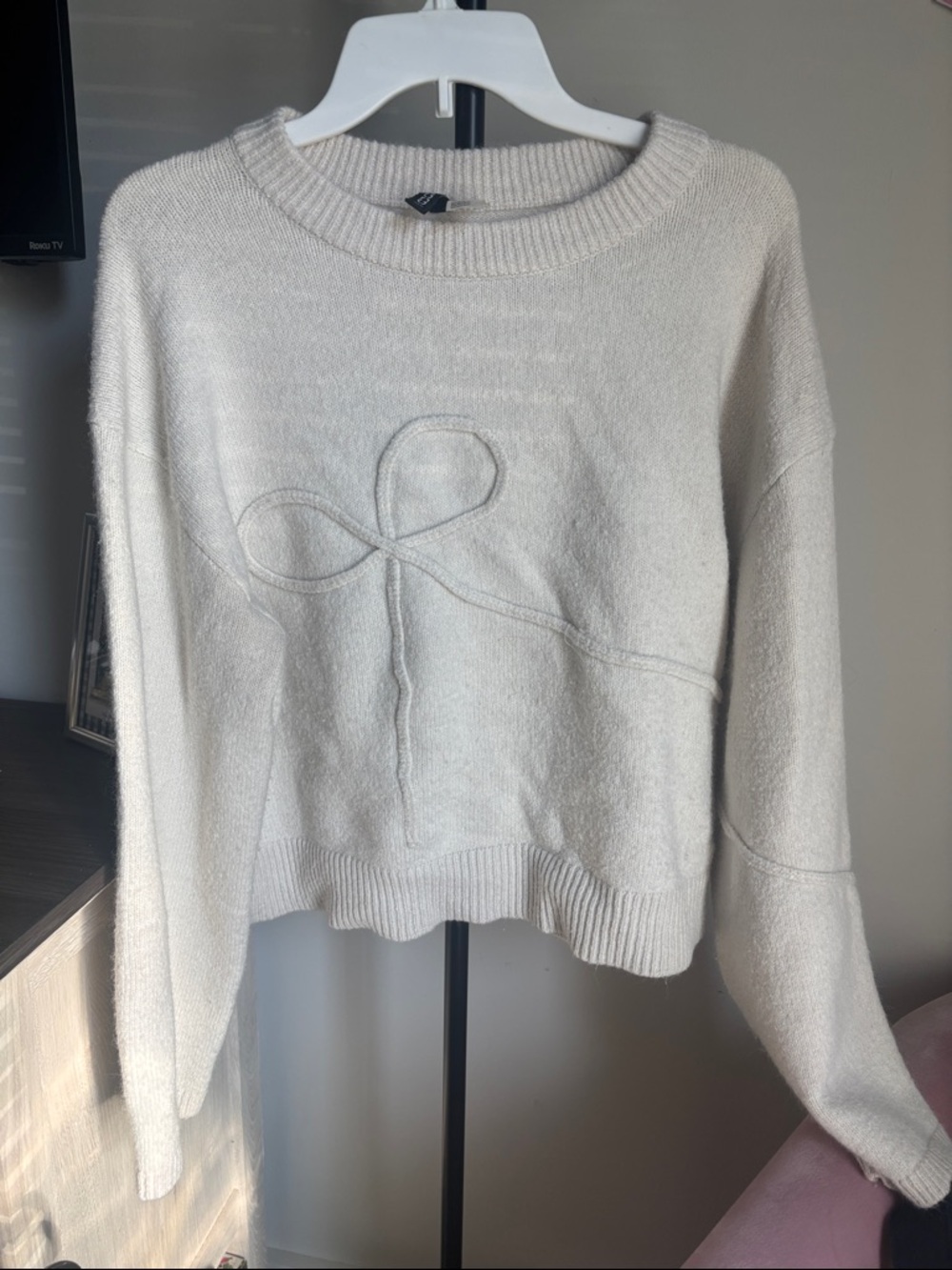 H&M Cream Crewneck Sweater with Raised Bow Detail